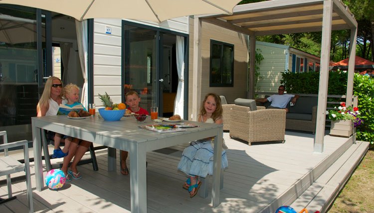 Lounge Deluxe - Terras 2